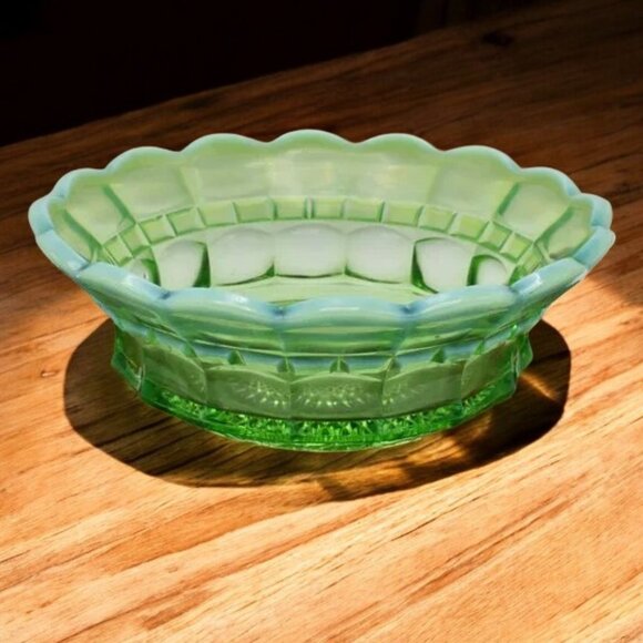 Northwoods Other - Antique Northwoods Regal Green Opalescent Berry Bowl Vintage Green White